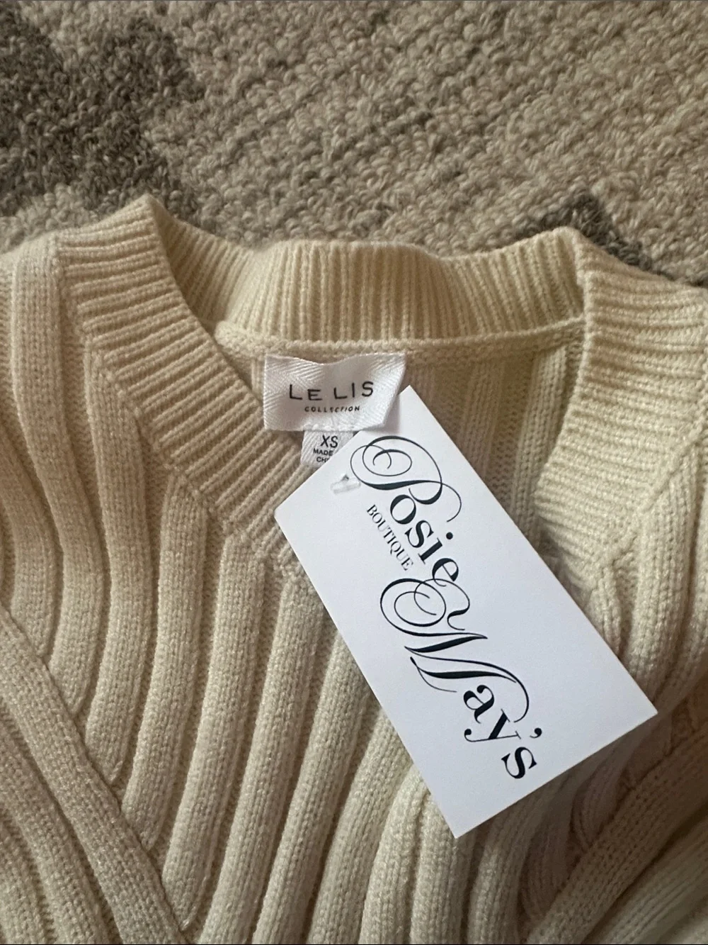 Le Lis stylish cream